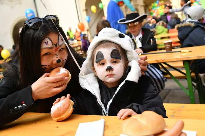 Erste Bilder vom närrischen Treiben beim Kinderfasching...