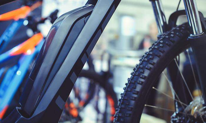 Moderne E-Bikes unterstützen deine eigene Muskelkraft.