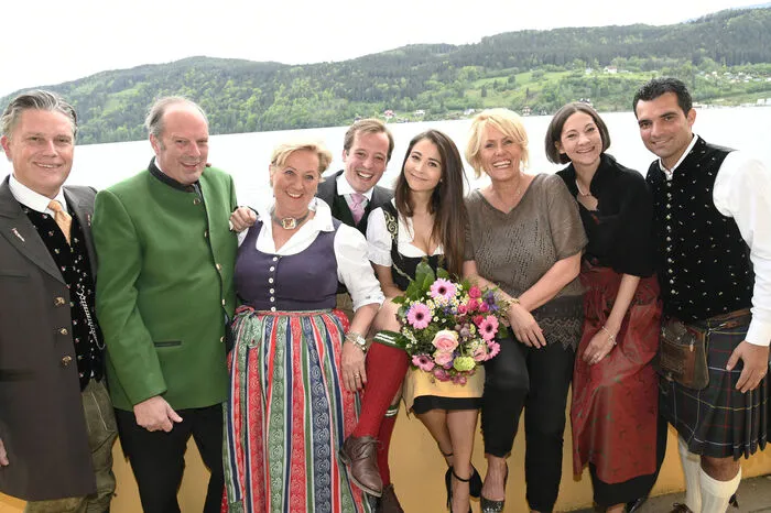 Sigi Moerisch, Alexander, Hedwig und Vincenz Tacoli, Laura Olbrich, Maria Wilhelm, Karo Moerisch und Harald Mössler. 