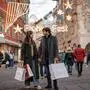 Das Weihnachtsgeschäft hat begonnen: Der Großteil der Ausgaben fließt in den heimischen Handel