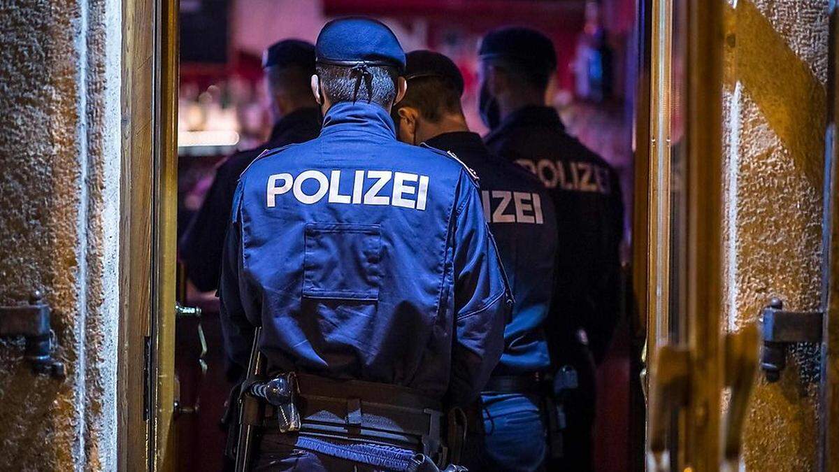 Zweimal wurde bereits die Nachtgastronomie im Bezirk kontrolliert, am Dienstag war die Polizei tagsüber unterwegs