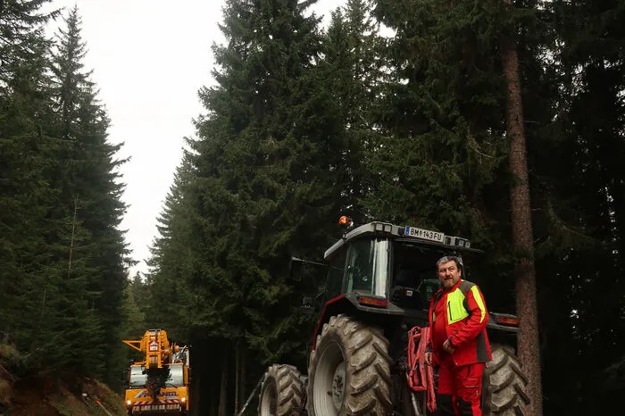 Am Ziel angekommen, hat jedes Fahrzeug seine Position bezogen.