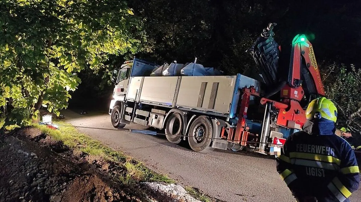 In einem 4-Stunden-Einsatz konnte der LKW befreit werden