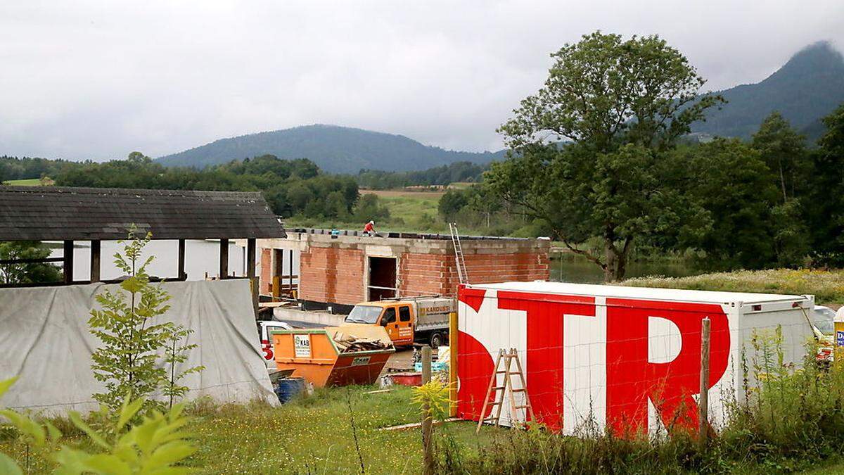 Der Bau am Hörzendorfer See schreitet voran