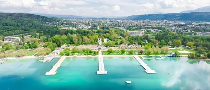 Luftbildaufnahmen, hier vom Strandbad Klagenfurt und der Stadt dahinter, werden immer beliebter