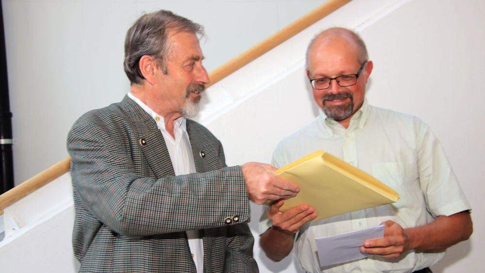 Historiker Ernst Lasnik (l.) mit Verleger Werner Huemer