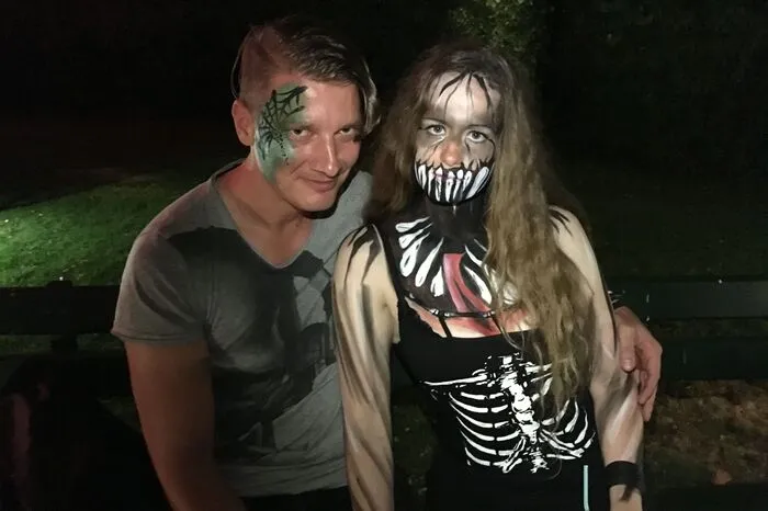 Bastian Kramer und Regine Kötschau nahmen für das World Bodypainting Festival eine lange Reise auf sich