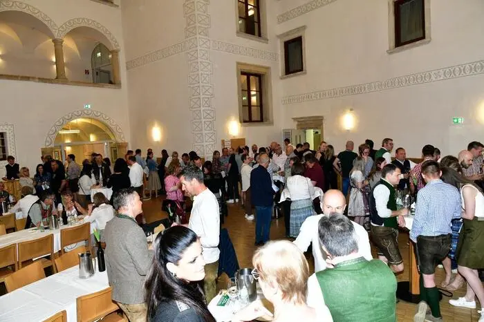 Es war ein gemütlicher und gesellschaftlicher Abend zum Kennenlernen der oststeirischen Weinvielfalt.