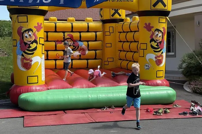 Genauso lange gibt es das Ruppersdorfer Schnitzelfest und es ist nach wie vor ein beliebter Treffpunkt für große und kleine Feinschmecker. 