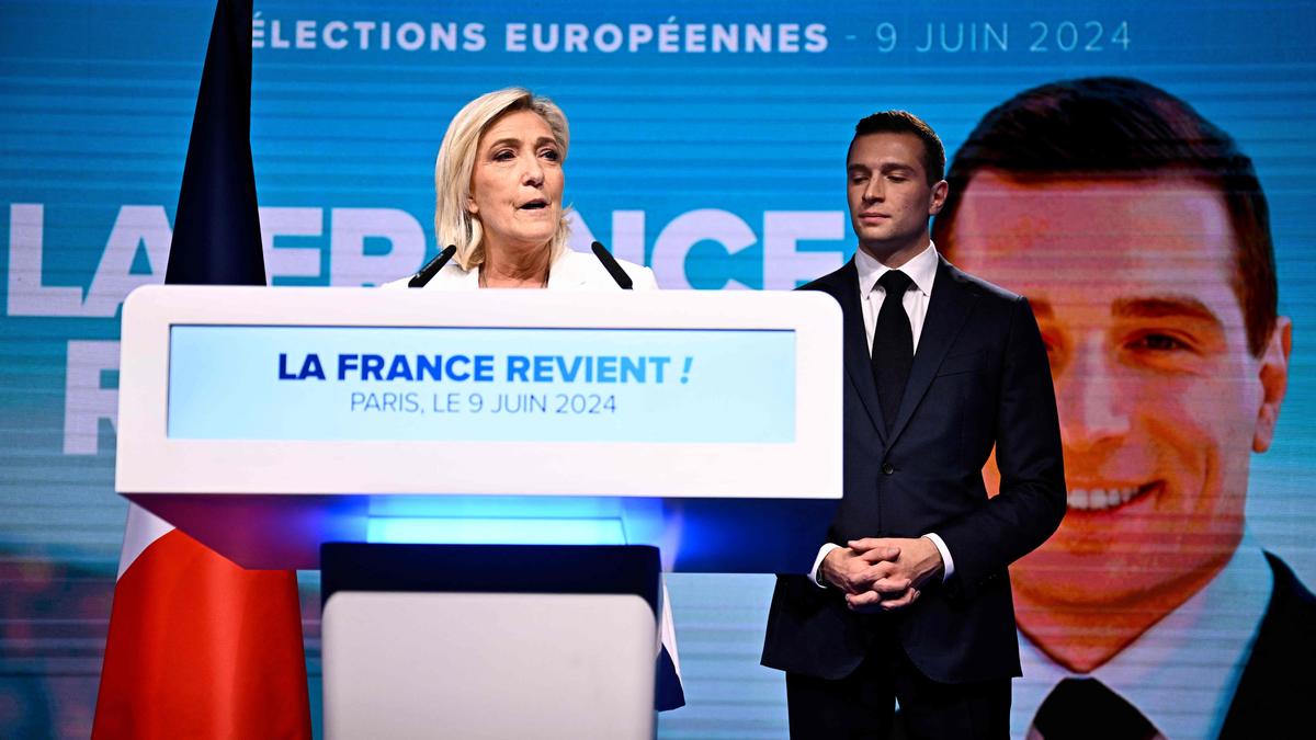 Marine Le Pen entdeckte Bardella vor sechs Jahren. Mittlerweile hat er seine politische Ziehmutter in Sachen Beliebtheit längst überflügelt 