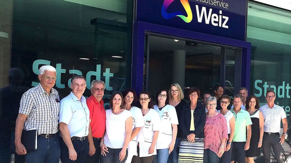 Das Team des Stadtservice Weiz und die zahlreichen Referenten und die Politische Führung der Stadt