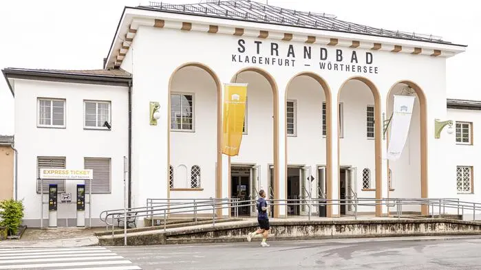 Das Strandbad Klagenfurt öffnete, trotz bescheidener Temperaturen, seine Pforten