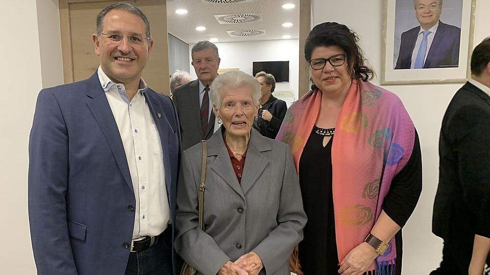 Ronald Schlager und Helga Ahrer gratulierten Anna Holzmann zu ihrem 105. Geburtstag