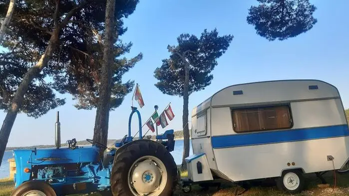 Der Fordson Superdexter Baujahr 1964 hat es nach Istrien geschafft – und auch (fast) wieder zurück
