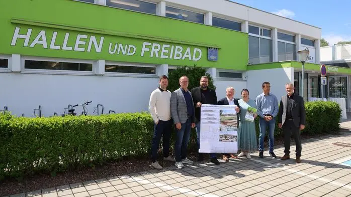 Projektpräsentation mit den an der Sanierung beteiligten Personen der Gemeinde Feldbach
