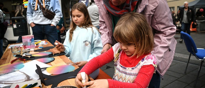 Erwachsene sind gehemmter als Kinder