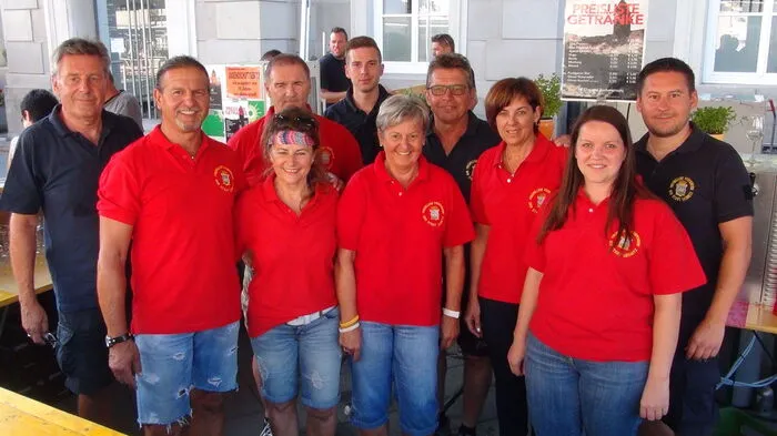 Zum musikalischen Auftakt des Leibnitzer Stadtfestes der Freiwilligen Feuerwehr Leibnitz unter Regie von HBI Gottfried Roiko spielte die Stadtkapelle Leibnitz mit Kapellmeister Mario Hofer beim traditionellen Dämmerschoppen auf. Danach ging es beschwingt und klingend mit viel Stimmungsmusik der südweststeirischen Live-, Gala- und Party-Band „Take Seven“ in eine rauschende Partynacht hinein.