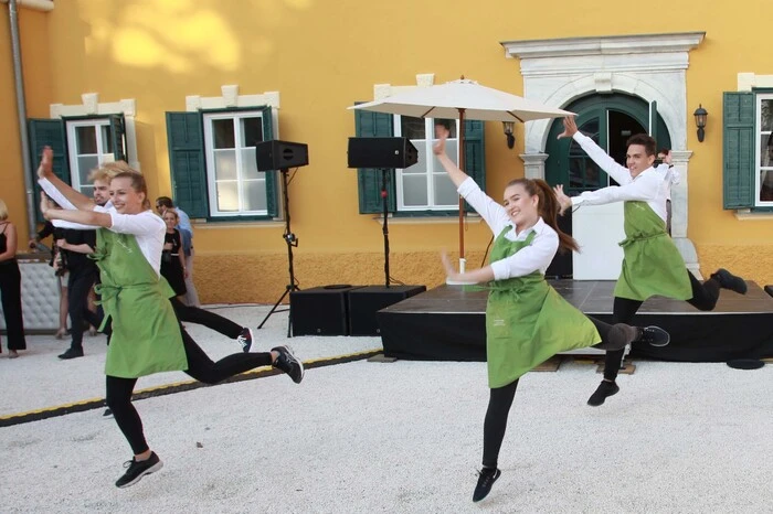 Bitte klicken Sie sich durch die Bilder von der WB-Sommergala.