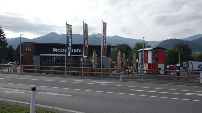 Am Freitag eröffnet der neue McDonald's in St. Lorenzen. Wir haben bereits die Chance genutzt, uns innen umzusehen.
