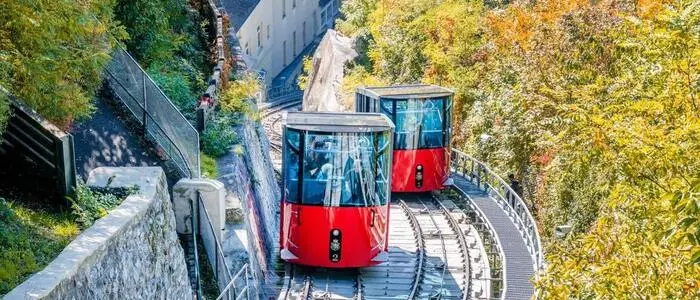 „Auf zu neuen Wegen“ heißt es bei der Schloßbergbahn in Graz
