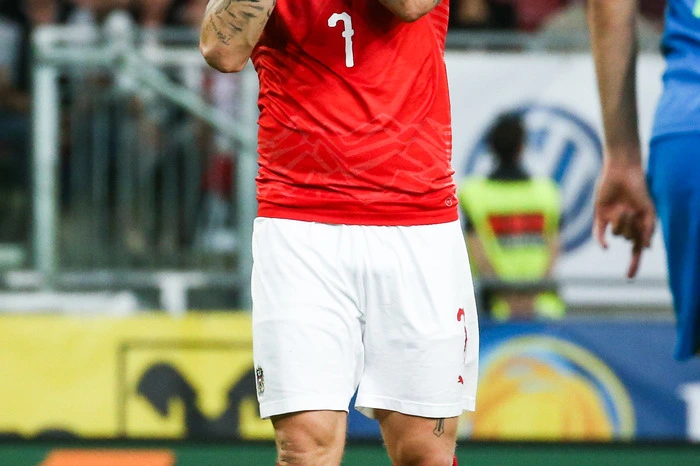 Marko Arnautovic: 3 Österreichs Topmann ließ diesmal seine gewohnte Präsenz vermissen und kam nur selten zur Geltung. Beim Tor zeigte der West-Ham-Legionär aber, dass er da ist, wenn er gebraucht wird.