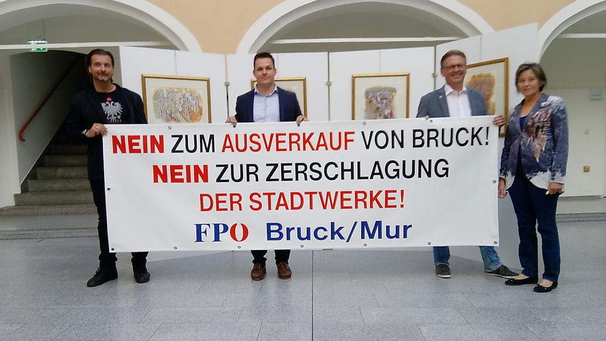 Schon vor der Sitzung teilte die FPÖ ihren Standpunkt mit 