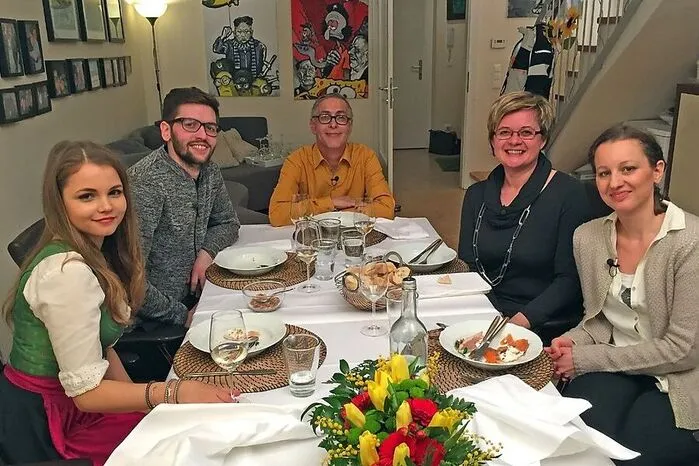 Die steirische Runde satt und zufrieden bei Horst zuhause.