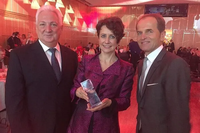 Sabine Herlitschka mit ihren Mitbewerbern Erich Dörflinger (links) und Othmar Resch.