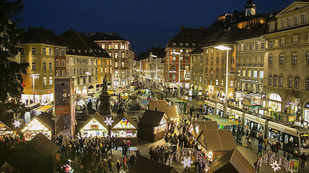Ab 18. November sperrt der Christkindlmarkt am Hauptplatz in Graz auf