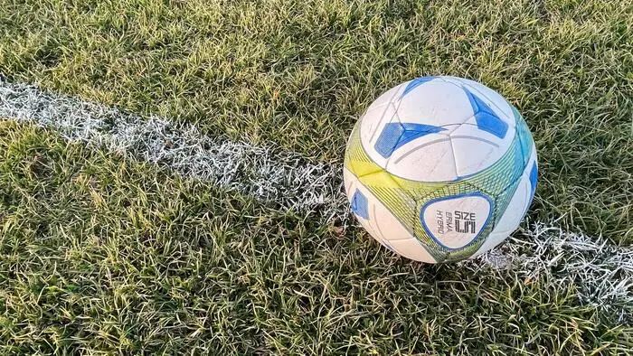 Fußball auf Linie