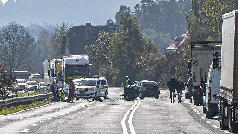 Immer wieder ereignen sich auf der Friesacher Bundesstraße schwere Verkehrsunfälle