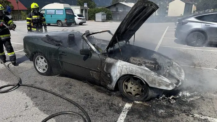 Der Porsche wurde schwer beschädigt