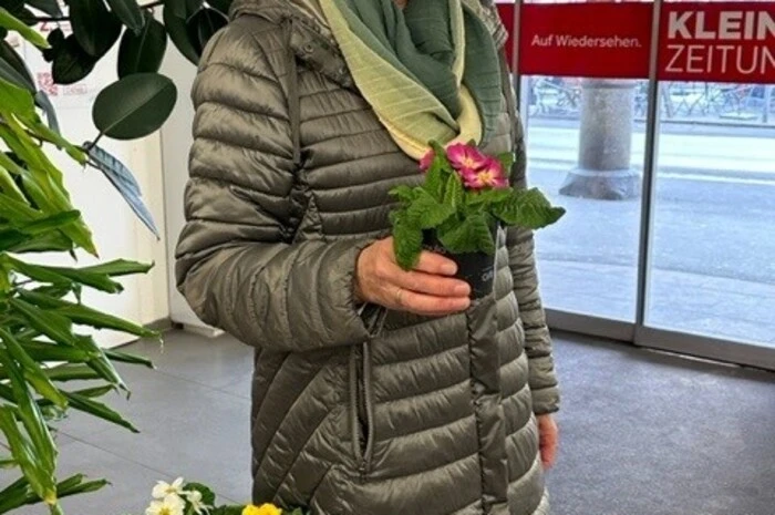 Viele kamen extra, um sich die Blumen abzuholen.
