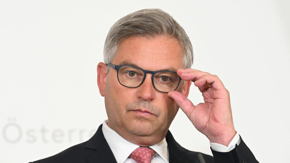  Der scheidende Finanzminister Magnus Brunner musste einräumen, dass unser Defizit weit über drei Prozent (in Wahrheit sicher über 3,5 Prozent) liegen wird