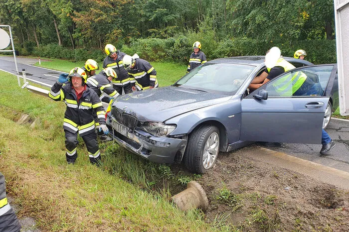 Der Lenker blieb unverletzt.