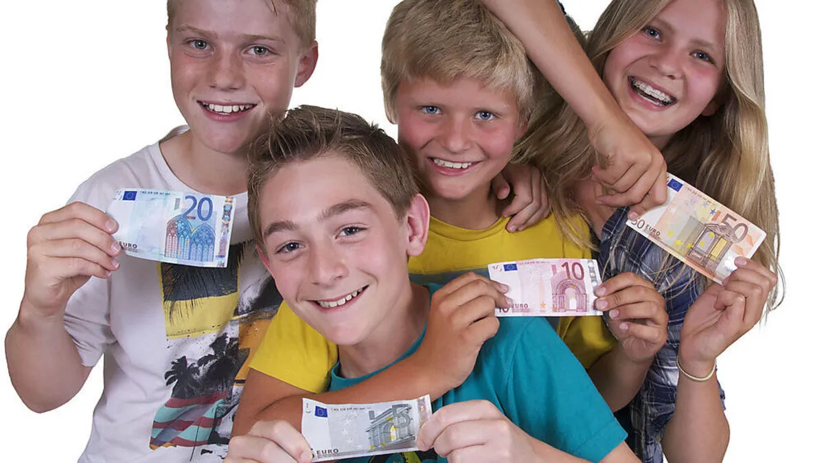 Am liebsten geben Kinder und Jugendliche ihr Geld für Fast Food, Süßigkeiten und Kleidung aus