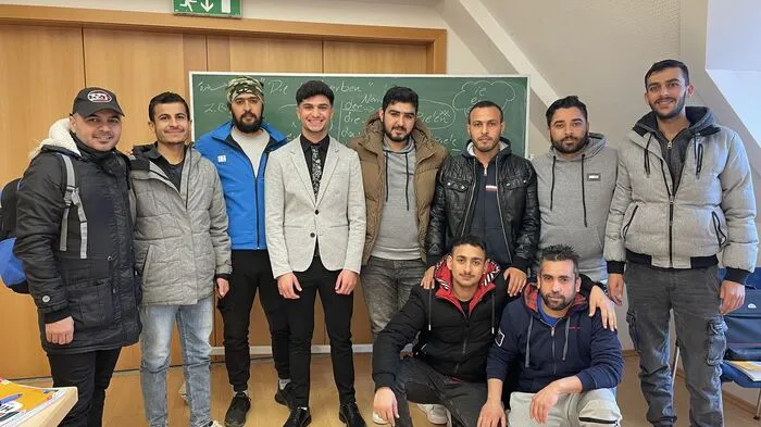 Omar Musa mit seiner "fleißigen Klasse" in Kaindorf, wie er sie selbst nennt.