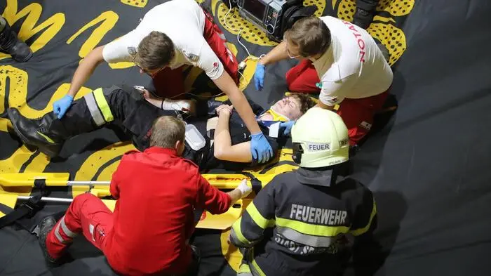 Um im Katastrophenfall schnell helfen zu können, müssen Einsatzkräfte das Zusammenspiel üben. 