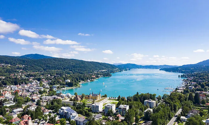 Velden singt, musiziert und tanzt | Blick über Velden und den Wörthersee