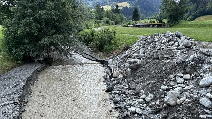 Auch im Tal, kurz vor der B 320, wurde bereits Geröll aus dem Dürrenbach entfernt