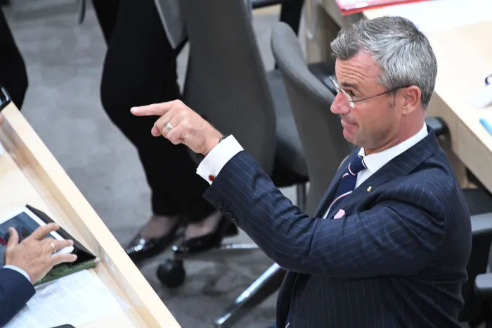 "Ich bin unendlich traurig, dass es so zu Ende gegangen ist." - Norbert Hofer übernimmt die FPÖ.
