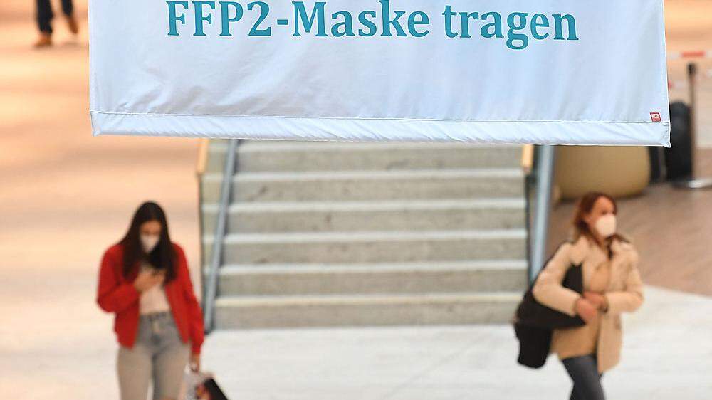 Im Skandal um mutmaßlich nicht österreichische FFP2-Masken des Herstellers &quot;Hygiene Austria&quot; wird der Ruf nach Konsequenzen lauter