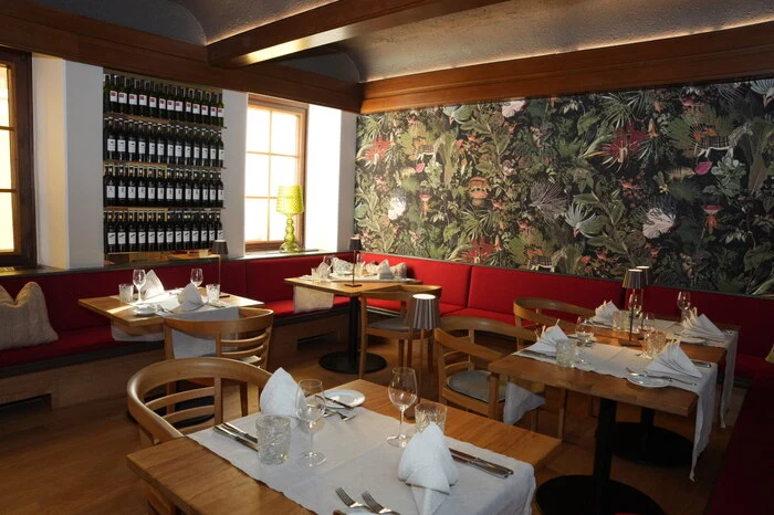 Optisch gut gelungen der neue Speiseraum des Mo.Wi in Seeboden - Kulinarik Di-Sa ab 17 Uhr, oder täglich am Frühstücksbuffet ab 7 Uhr den Tag beginnen.