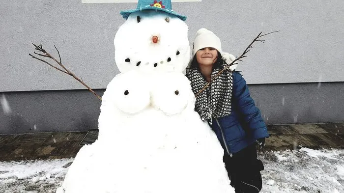 Giulia hat mit ihrer Mama diesen lustigen Schneemann im südsteirischen Leitring gebaut