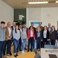 Von links: Sebastian Mori, Direktor Hannes Scherzer, Rene Haberl, Carmen Rumpold, Frank Grabner, Jasmin Pucher, Siegbert Schönfelder, Evelyn Wagner, Stefan Moser, Uta Palle, Timo Springer, Angelika Granitzer, Martin Reiner, Melanie Tengg, Marlene Brunner-Wogrin