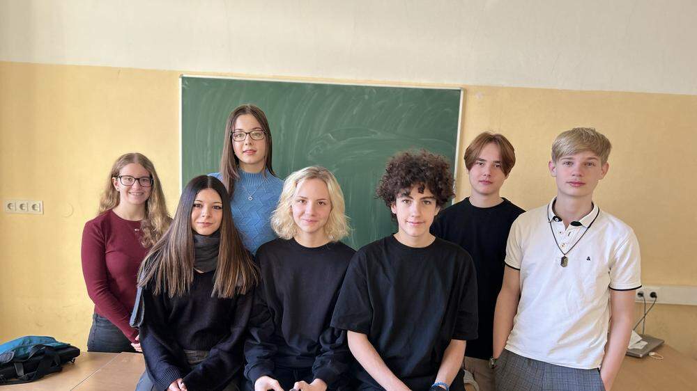 HIB Liebenau: Das Team von „Schüler machen Zeitung“ 2024