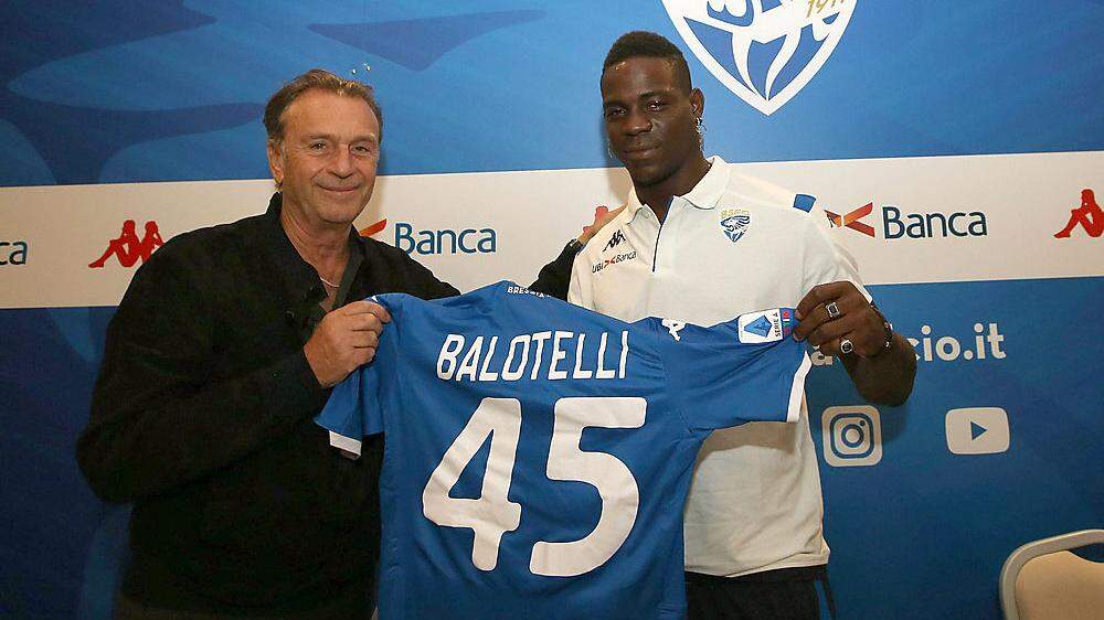 Erst im vergangenen Sommer präsentierte Brescia-Boss Massimo Cellino Stürmer Mario Balotelli 