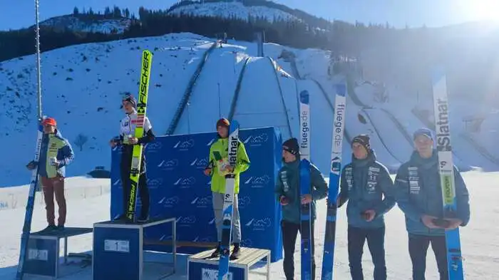 Sebastian Brandner vom SC Erzbergland erreichte in seiner letzten Alpencup-Saison bei den Bewerben in der Erzbergarena die ausgezeichneten Plätze 4 und 5.