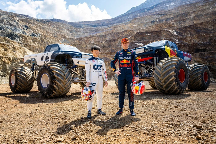 ... und ihre Monster-Trucks. Yuki Tsunoda und Max Verstappen am Erzberg!