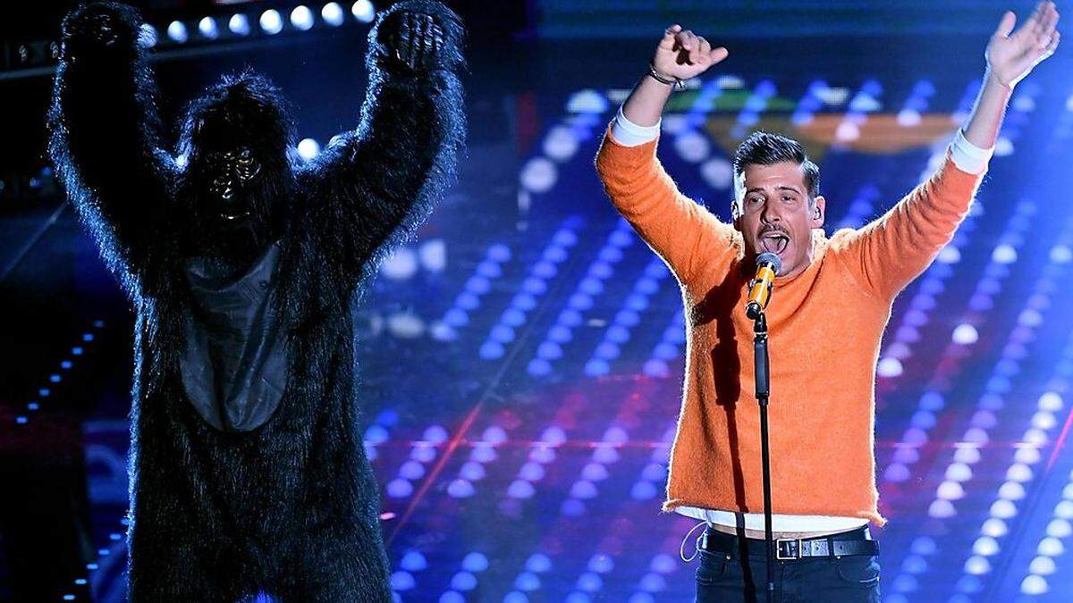 Francesco Gabbani und sein Affe beim Festival von San Remo